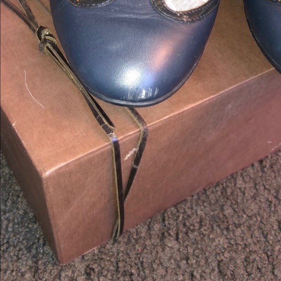 Louis Vuitton Sneakers - Picture 5 of 5